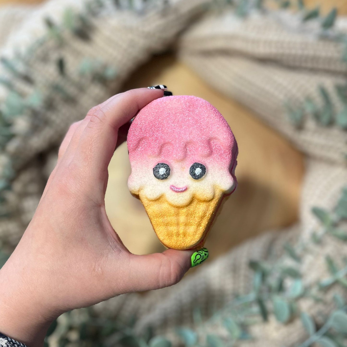 Bubble-gum Ice-cream Bath Bomb